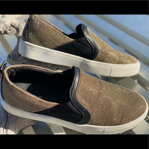 👟MIA SPARKLY GOLD & BLACK LOAFERS in size 7. Excellent Condition! - Picture 4 of 6